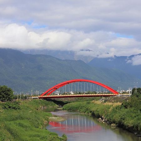 Bridge Bed And Breakfast Hualien City Ngoại thất bức ảnh
