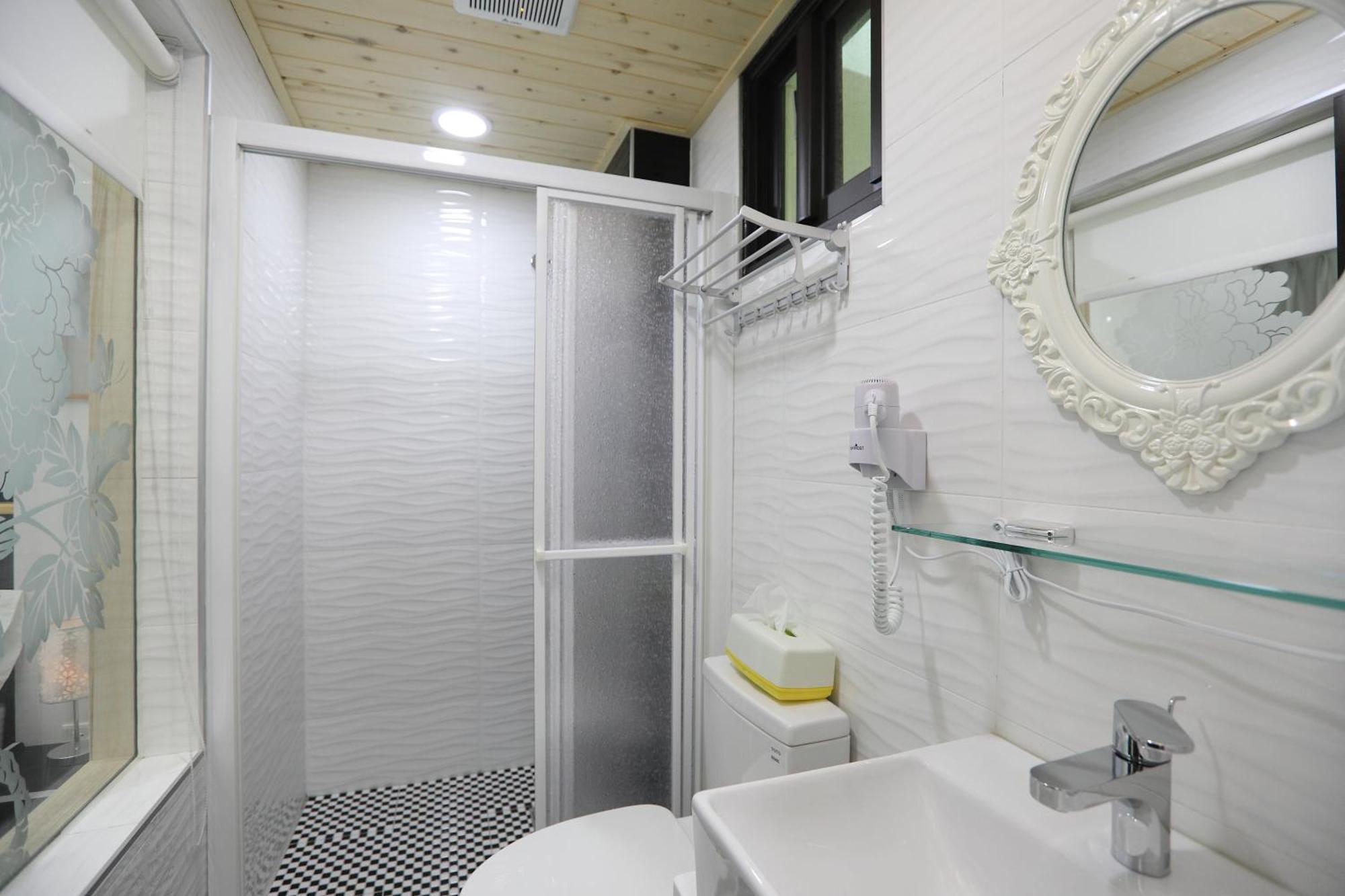 Bridge Bed And Breakfast Hualien City Phòng bức ảnh